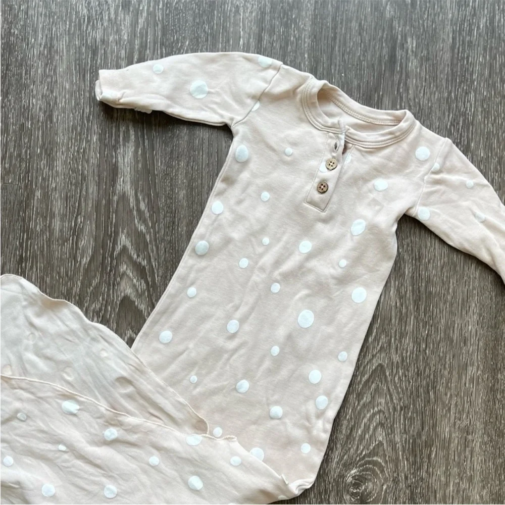 Make make organics‎ knotted sleepgown. 0-3 Months